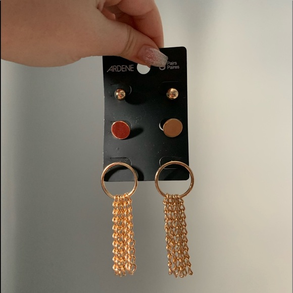 Ardene Earring - Picture 1 of 1